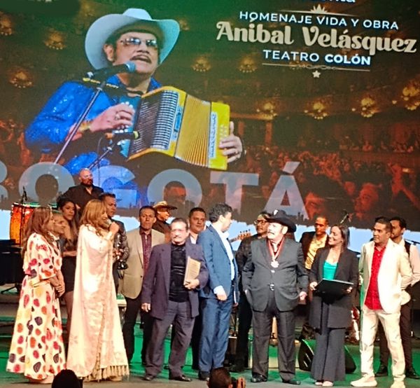 HOMENAJE A LA VIDA Y OBRA DEL GRAN MAESTRO DE LA MÚSICA DEL CARIBE, ANÍBAL VELÁSQUEZ