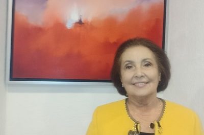 MAESTRA MARÍA ISABEL DE LINCE “LA ARTISTA DE LA LUZ”, INAUGURÓ EXPOSICIÓN EN BOGOART