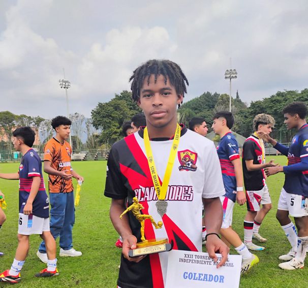 ANDRÉS FELIPE BLANCO, BOTÍN DE ORO Y SUBCAMPEÓN CON BOGOTÁ GLADIADORES EN LA VERSIÓN 22 DEL TORNEO JUVENIL DE FÚTBOL INDEPENDIENTE NACIONAL