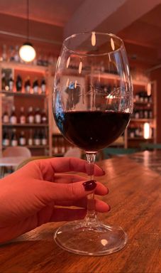BRINDIS CON PROPÓSITO EN EL DÍA DEL PADRE: GUÍA PARA ELEGIR EL VINO PERFECTO PARA REGALAR A PAPÁ