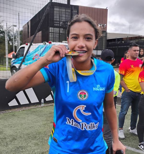 MARÍA JOSÉ VEGA GUARDAMETA DE LA SELECCIÓN SANTANDER, CAMPEONA NACIONAL SUB-13 2025