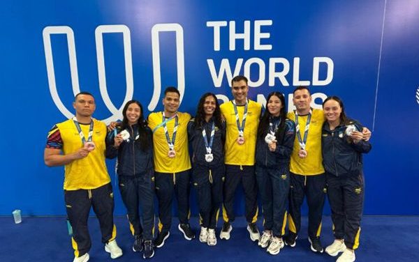PLATA Y BRONCE, EN NATACIÓN CON ALETAS, LAS PRIMERAS MEDALLAS COLOMBIANAS EN CHENGDÚ 2025