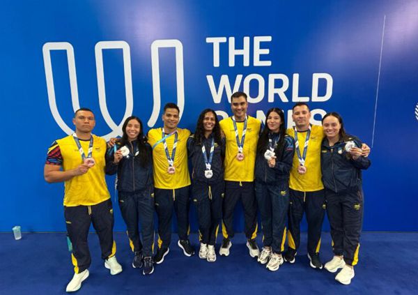 PLATA Y BRONCE, EN NATACIÓN CON ALETAS, LAS PRIMERAS MEDALLAS COLOMBIANAS EN CHENGDÚ 2025