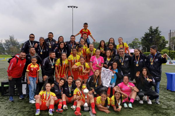 BOGOTÁ RATIFICÓ SU CONSAGRACIÓN COMO CAMPEONA DEL NACIONAL FEMENINO SUB 19 2025