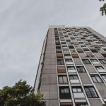 TOME NOTA DE LAS PEQUEÑAS RED FLAGS QUE DEBE TENER EN CUENTA AL MOMENTO DE ARRENDAR VIVIENDA