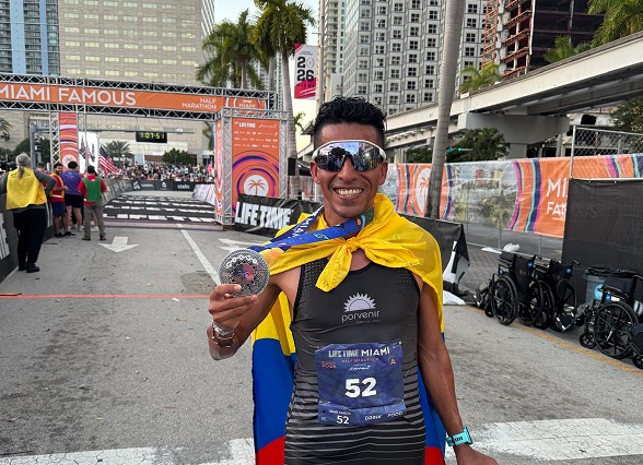 MAURICIO GONZÁLEZ, DEL EQUIPO PORVENIR CONSIGUIÓ LA PRIMERA VICTORIA DEL ATLETISMO COLOMBIANO EN EL 2026