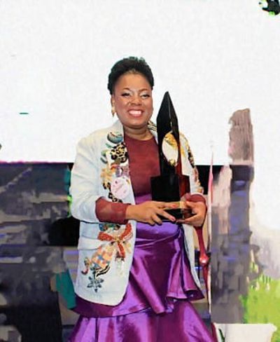 CECILIA “CHECHY” MURILLO REPRESENTANTE DE ANTIOQUIA FUE ELEGIDA MUJER CAFAM 37