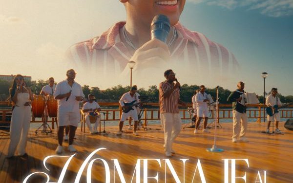 ALEX MARTÍNEZ HACE SENTIDO HOMENAJE AL BINOMIO DE ORO