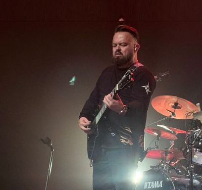 LOS HIMNOS DEL AMOR Y EL DESPECHO SE TOMAN EL TEATRO CAFAM CON PLANCHA ROCK