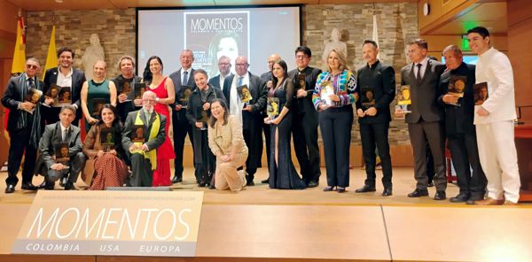 VII CEREMONIA DE LA ENTREGA DE LOS PREMIOS AL MÉRITO DE LA REVISTA MOMENTOS