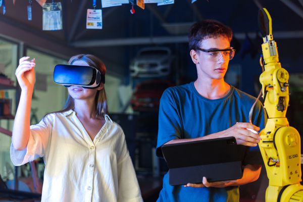 LA INTELIGENCIA ARTIFICIAL ACELERA EL DESARROLLO DEL TALENTO JOVEN Y TRANSFORMA EL FUTURO DEL TRABAJO EN COLOMBIA