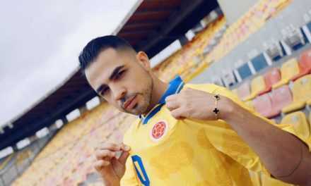 JUAN PALAU RELANZA EL VIDEO DE «COLOMBIA SE LEVANTA» UNA CANCIÓN PARA ALENTAR A LA SELECCIÓN COLOMBIA