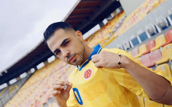 JUAN PALAU RELANZA EL VIDEO DE «COLOMBIA SE LEVANTA» UNA CANCIÓN PARA ALENTAR A LA SELECCIÓN COLOMBIA
