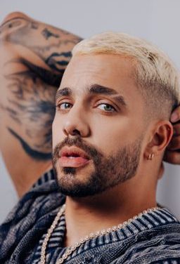 ¿QUÉ SIGNIFICA SER UN “PERRITO CALLEJERO”? ALTAFULLA RESPONDE CON SU NUEVA CANCIÓN.
