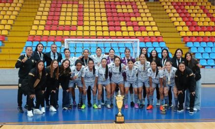 LLANEROS RECIBIÓ EL TROFEO DE CAMPEÓN DE LA PRELIBERTADORES FEMENINA DE FUTSAL 2026, GANADO DE MANERA ANTICIPADA EN LA PENÚLTIMA FECHA