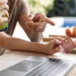 PAGOS INSTANTÁNEOS VS. SISTEMAS OBSOLETOS, EL DILEMA DE LA BANCA QUE GASTA EL 70% DE SU PRESUPUESTO DIGITAL SOLO EN SEGUIR OPERANDO