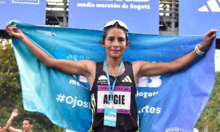 ANGIE ORJUELA SE CORONÓ CAMPEONA EN LA MEDIA MARATÓN DE PANAMÁ