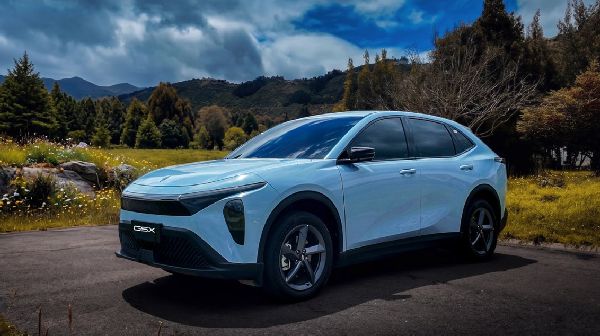 LLEGA LA GSX DE JMEV CON HASTA 610 KM DE AUTONOMÍA Y A UN PRECIO DE LANZAMIENTO INCREÍBLE