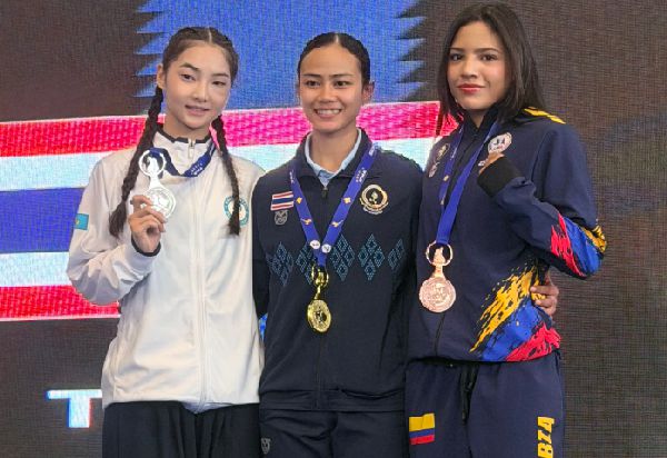 TIFFANY CEBALLOS FUE MEDALLISTA EN EL MUNDIAL DE MUAYTHAI, EN KOSOVO