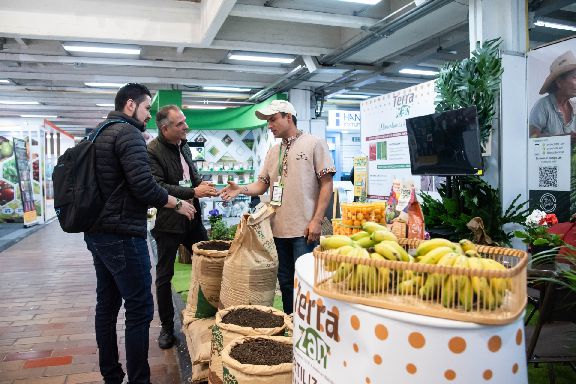 ¿POR QUÉ LOS INVERSIONISTAS ESTÁN MIRANDO CADA VEZ MÁS AL AGRO COLOMBIANO Y LATINOAMERICANO?