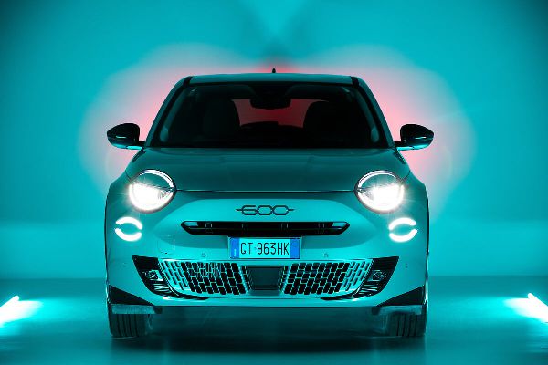 ¿CUÁNTAS HORAS PASAMOS DENTRO DEL CARRO? FIAT PLANTEA UNA NUEVA FORMA DE VALORAR EL AUTOMÓVIL