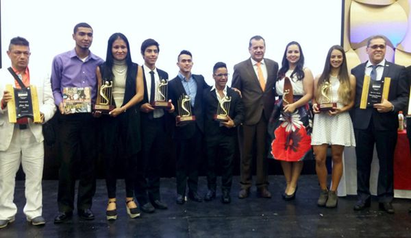 CATERINE IBARGÜEN Y JOSSIMAR CALVO, DEPORTISTAS DEL AÑO ACORD 2015
