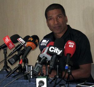 EL DIRECTOR TÉCNICO DE SANTA FE DECIDIÓ RENUNCIAR