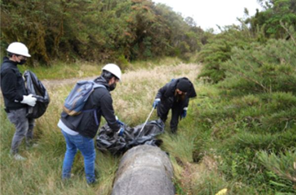 GRUPO AVAL TRANSFORMA LA BASURA DE LAS CORDILLERAS EN UNA OBRA DE ARTE HECHA EN VIVO, EN EL MARCO DEL FESTIVAL CORDILLERA