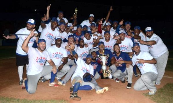 CAIMANES CAMPEONES DEL BÉISBOL COLOMBIANO
