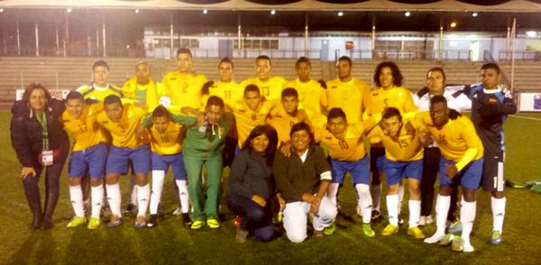 LA SELECCIÓN COLOMBIA INDÍGENA VENCIÓ A BOLIVIA Y CLASIFICÓ A LAS SEMIFINALES DE LA PRIMERA COPA AMÉRICA INDÍGENA CHILE 2015.