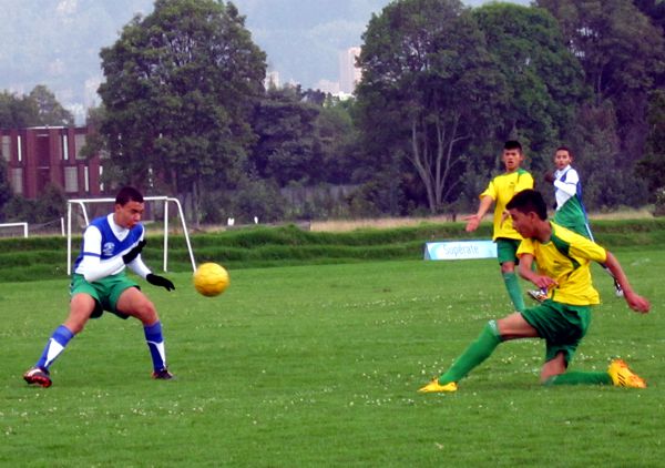 NARIÑO, ANTIOQUIA, CUNDINAMARCA Y BOGOTÁ ENCABEZAN LAS TABLAS DE POSICIONES EN LA SEGUNDA FECHA DE FÚTBOL DE LOS SUPÉRATE INTERCOLEGIADOS