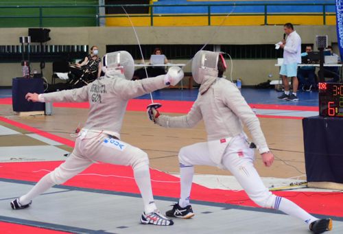 ESPADAS Y FLORETES LISTOS PARA DEFINIR LAS PRIMERAS MEDALLAS DE LOS JUEGOS
