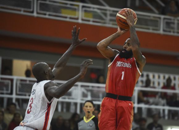 FASTBREAK POR POCO SORPRENDE AL PODEROSO QUIMSA
