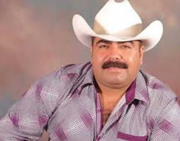 FERNANDO AYALA LANZA SU NUEVA CANCIÓN «TÚ VALES MÁS DE CIEN»