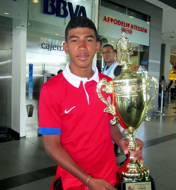 GERSON USME GOLEADOR Y CAMPEÓN DEL I CENFAR CUP SUB16