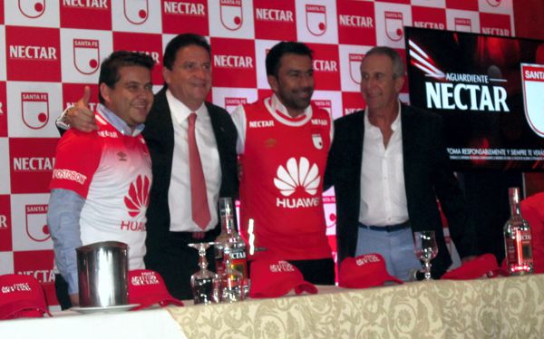 SANTA FE PRESENTÓ OFICIALMENTE A AGUARDIENTE NÉCTAR FOJO COMO NUEVO PATROCINADOR
