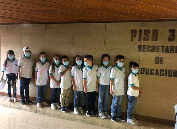 CONFORMANDO LA SELECCIÓN COLOMBIANA DE ROBÓTICA INFANTIL Y JUVENIL PARA  LA WORLD ROBOT OLYMPIAD 2021