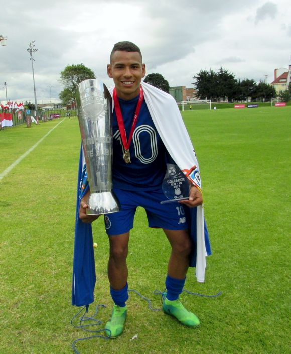 JUAN JOSÉ PEREA CAMPEÓN Y GOLEADOR SUB 18 EN BOGOTÁ CUP