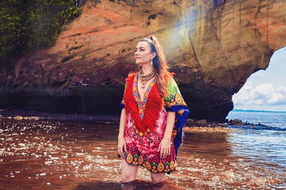 LA CANTAUTORA LAURA KALOP EXPONE SU TALENTO Y AUTENTICIDAD