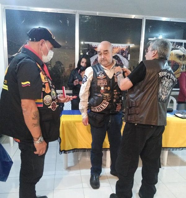 LEONARDO SALAZAR, PRESIDENTE DEL CLUB COLOMBIAN BIKERS, CONDECORADO CON MEDALLA DE ORO