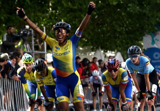 COLOMBIA SE DESPIDIÓ CON ORO