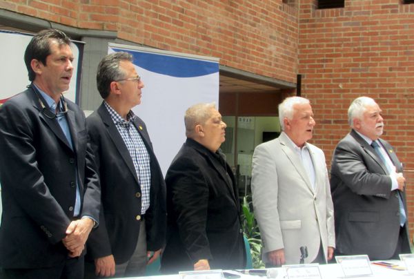 Mesa presentación selección Voleibol