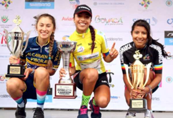 ERIKA BOTERO GANADORA DE VUELTA DEL FUTURO FEMENINA