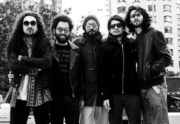 LA BANDA COLOMBIANA DE ROCK LATINO REY LOCO LANZA SU ÁLBUM DEBUT