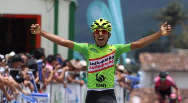 SEBASTIÁN CASTAÑO GANÓ PENÚLTIMA ETAPA Y CANO SIGUE LÍDER