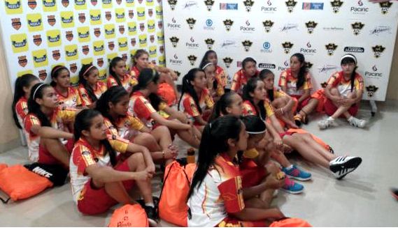 SELECCIÓN INFANTIL FEMENINA DE BOGOTÁ GOLEÓ A RISARALDA EN SU PRIMERA SALIDA