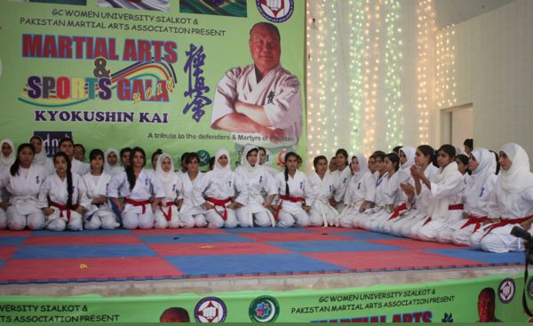 SELECCIÓN PAKISTÁN DE ARTES MARCIALES MIXTAS EN COLOMBIA