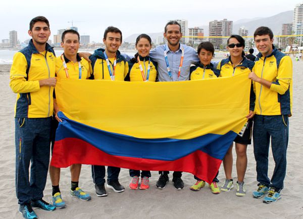 ESTEBAN MOYA SE BAÑÓ DE ORO Y LINA RAGA, DE PLATA, EN IQUIQUE 2016