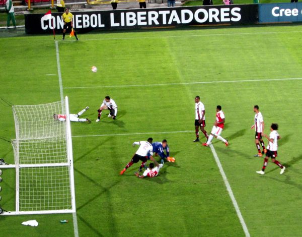 SANTA FE EMPATÓ EN CASA CON FLAMENGO SIN GOLES