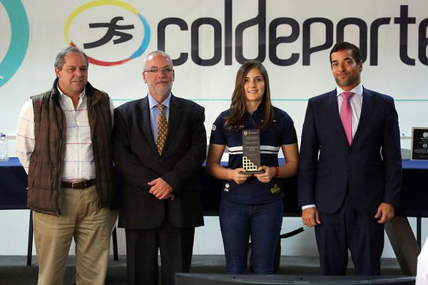 TATIANA CALDERÓN, LA PILOTO COLOMBIANA DEL AÑO 2017